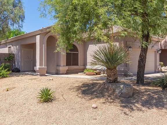 3rd image of 26204 N 47th Pl