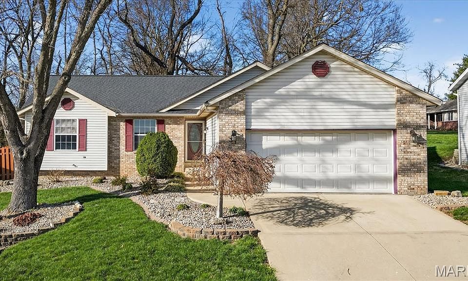 1st image of 31 Windermere Dr