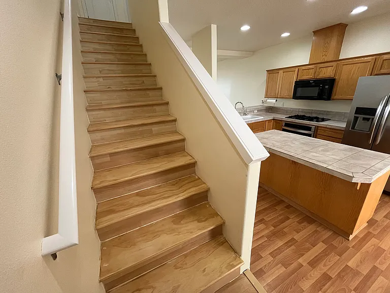 5377 SW Golden Gate Way — Photo 9