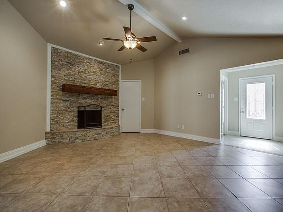 2nd image of 111 Creek Courts Dr