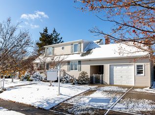 42 Woodbine Dr E, Hicksville, NY 11801