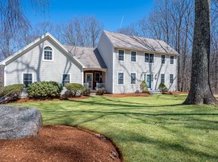 91 Hartness Rd, Sutton, MA 01590