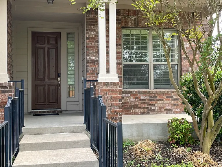 2409 Dovetail St — Photo 4