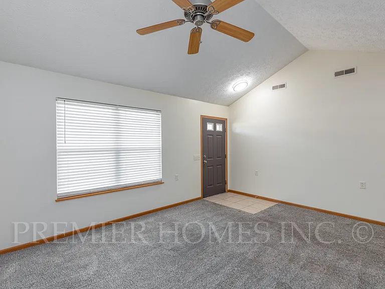 811 Serenity Ln #811 — Photo 7