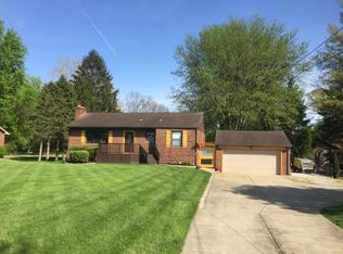 38670 Johnnycake Ridge Rd, Willoughby, OH 44094