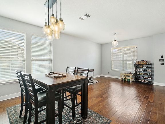 5th image of 4427 Montrose Wood