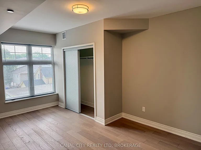 10 Albert St E #303 — Photo 29