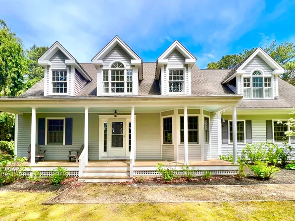 209 Cove Rd, Tisbury, MA 02568