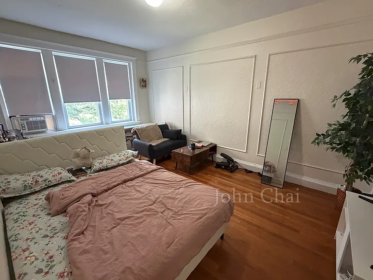 70 Chiswick Rd #16 — Photo 2