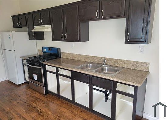 1st image of 258 E 28th St #258