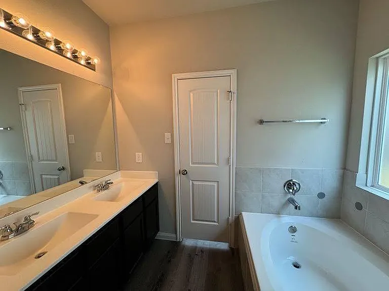 2218 Angie Kaye Dr — Photo 16