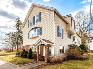 165 Willow Rd, Nahant, MA 01908