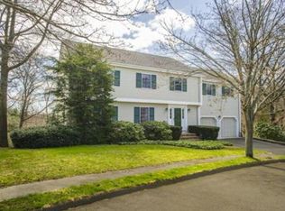 38 Pinecliff Dr, Marblehead, MA 01945