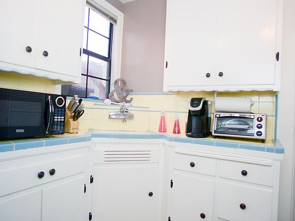 4th image of 670 N El Camino Real APT 1