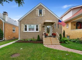 8215 N Osceola Ave, Niles, IL 60714