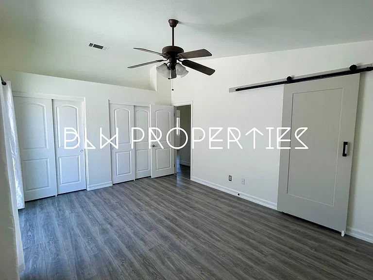 6150 Mariposa Ave — Photo 11