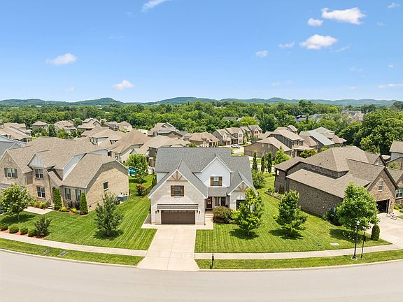 2nd image of 2710 Paddock Park Dr