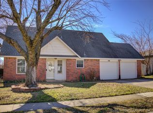 306 E 17th St, Owasso, OK 74055