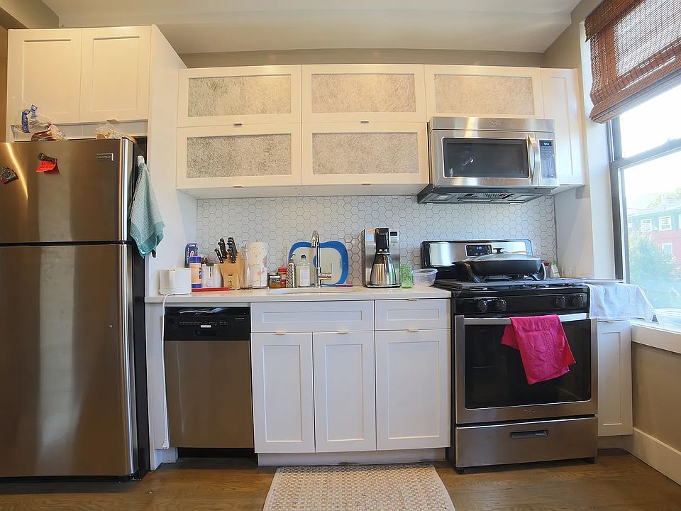 1st image of 34 Vernon Ave #3