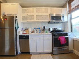 34 Vernon Ave, Brooklyn, NY