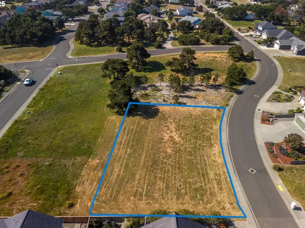 2732 Lincoln Ave #500&200, Bandon, OR 97411