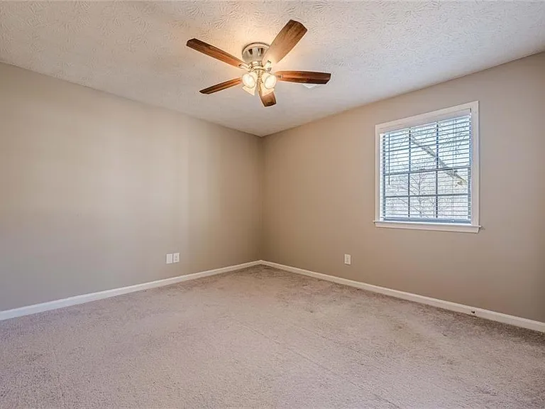 2491 Redfield Dr — Photo 22