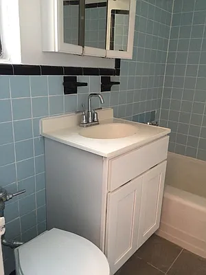 Rented by Realty 2000 Associates Ltd | media 18