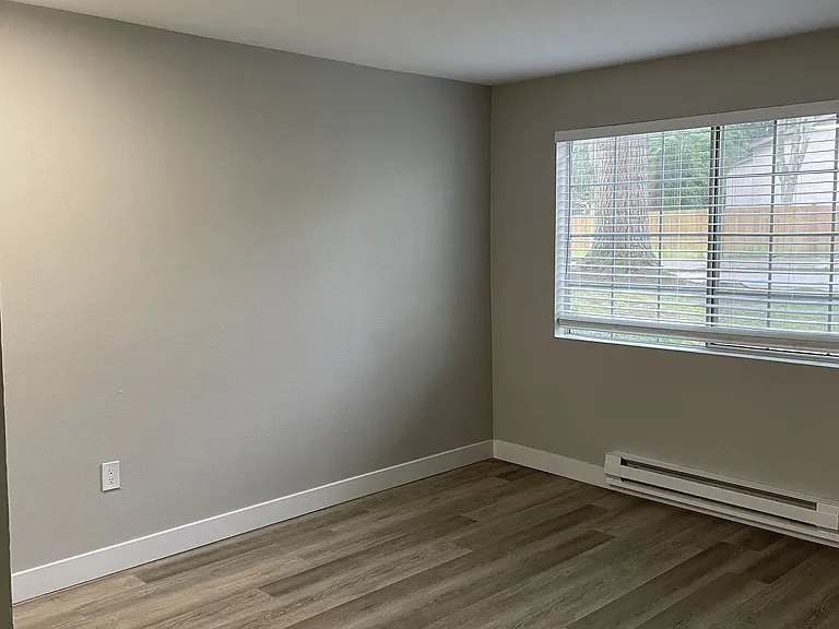 Redmond Park Apts — Photo 9