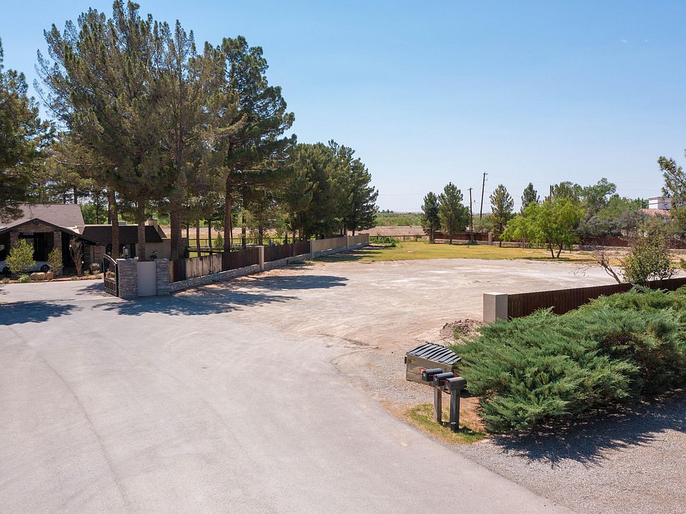 1st image of 825 Don Quixote Ct