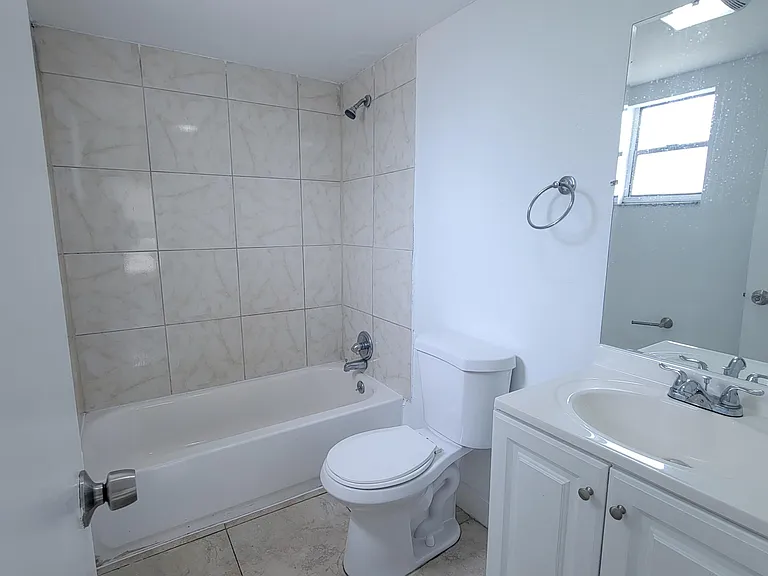 2800 NW 56th Ave #G107 — Photo 14