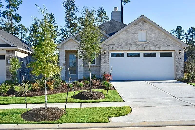 4 bed, 2.0 bath, 1753 sqft, $2,300 — Photo 1