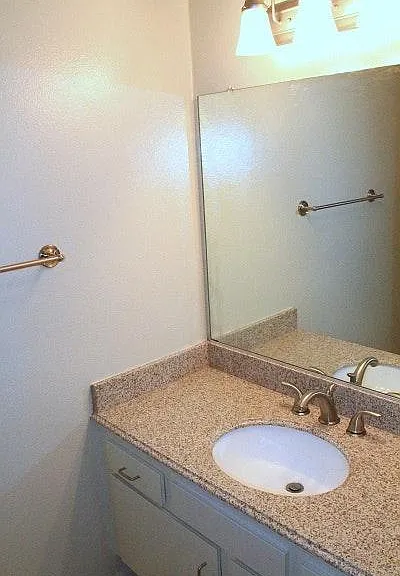 2110 Farrell Ave #8 — Photo 2