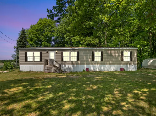 2757 127th Ave, Morley, MI 49336
