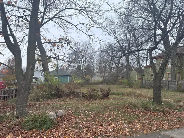 72 S Broad St, Hillsdale, MI 49242