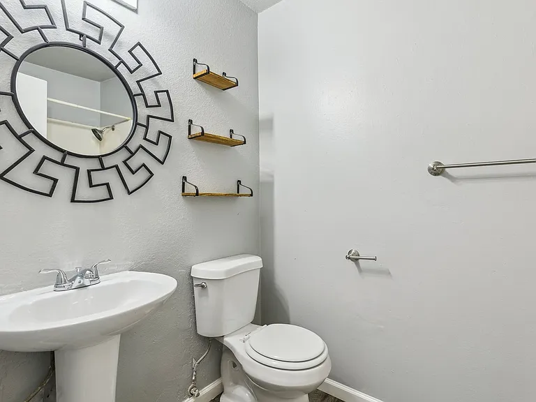 2721 Indian Creek Blvd — Photo 10