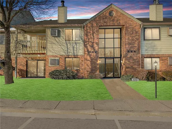 7210 Village Parkway Dr, Indianapolis, IN 46254