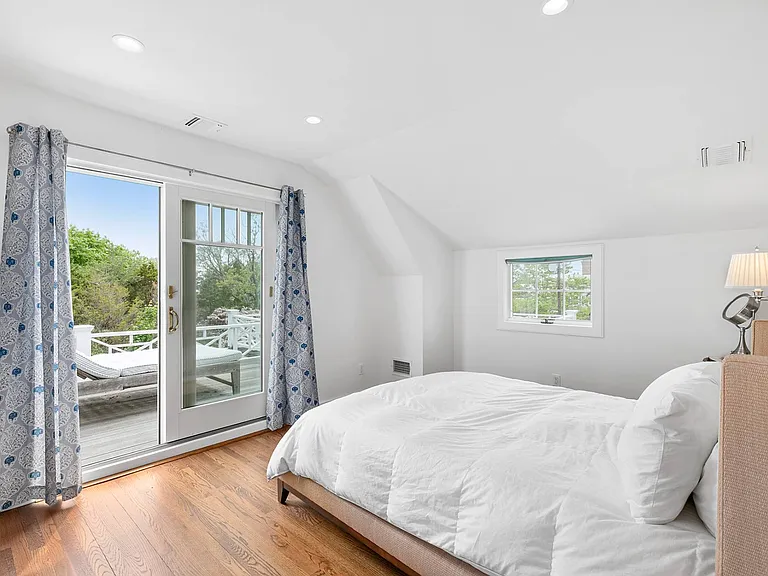 42 Peconic Ave — Photo 15