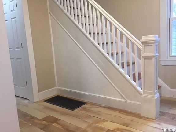 3rd image of 9 Green Ln