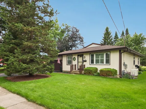 109 Weaver Dr, Cary, IL 60013