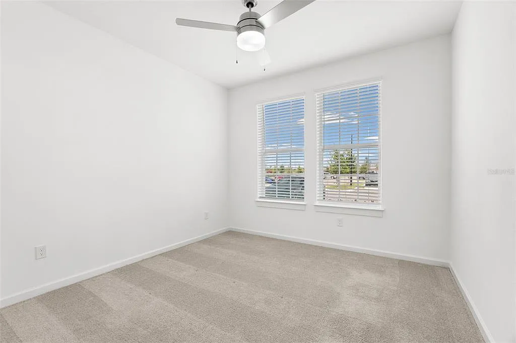 1 bed, 1.0 bath, 725 sqft, $1,899 — Photo 3