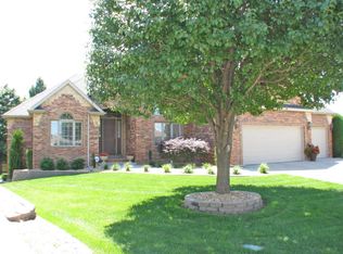 810 E Sterling Ridge Ct, Springfield, MO 65810