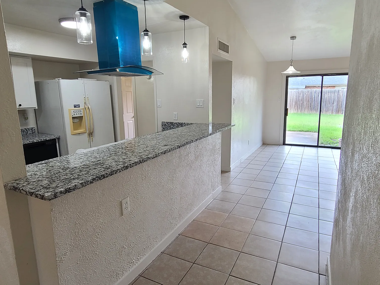 4 bed, 1875 sqft, $2,395 — Photo 1