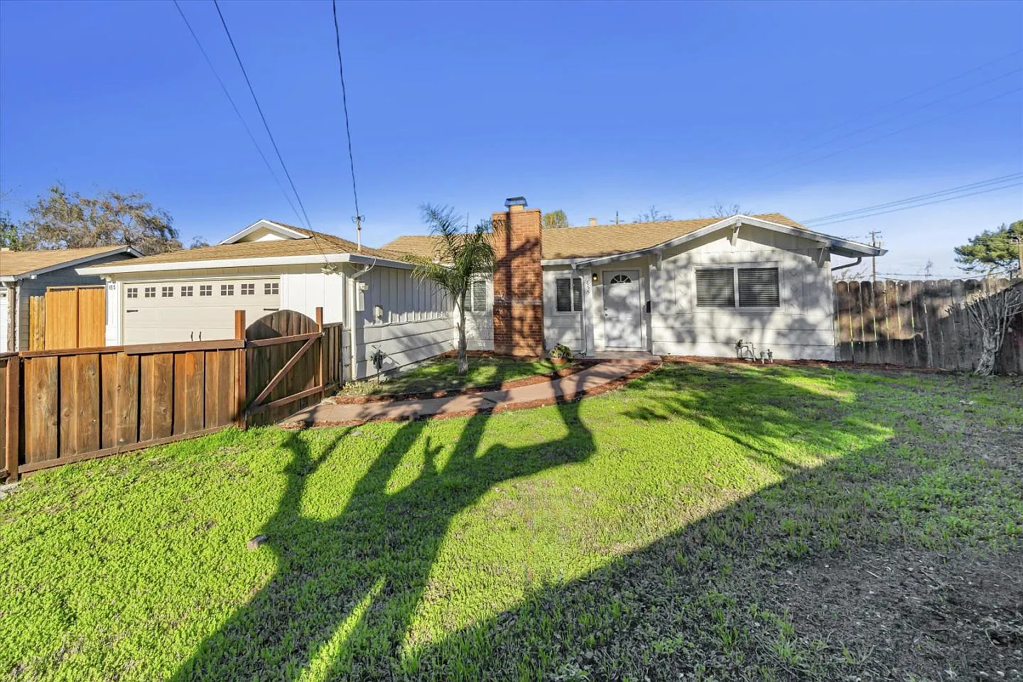 655 Chester Dr photo 1