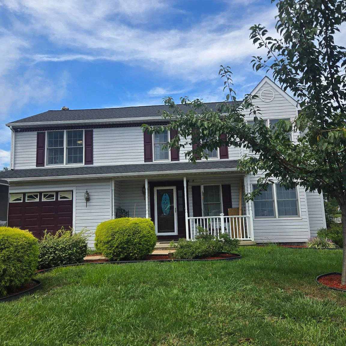 4 bed, 4.0 bath, 2092 sqft, $3,300 — Photo 1