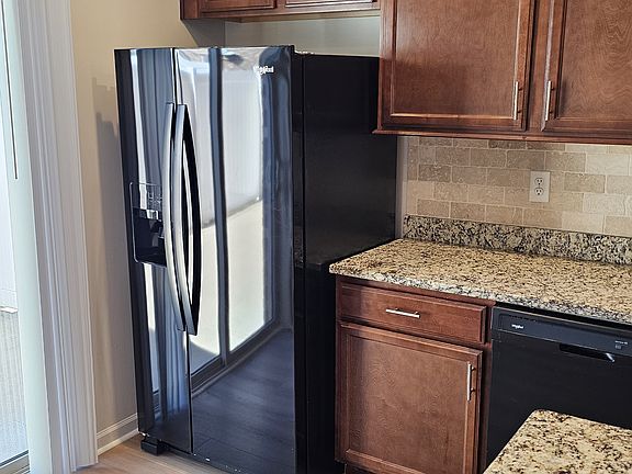 4th image of 114 Saxony Way