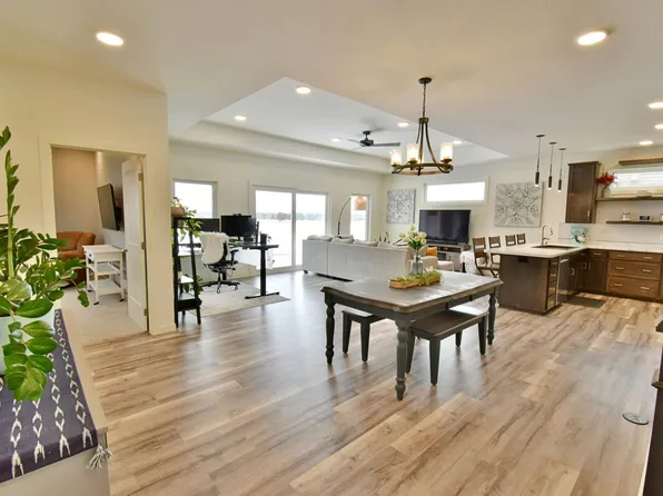 5361 Sand Bunker St, Saint Cloud, MN 56304