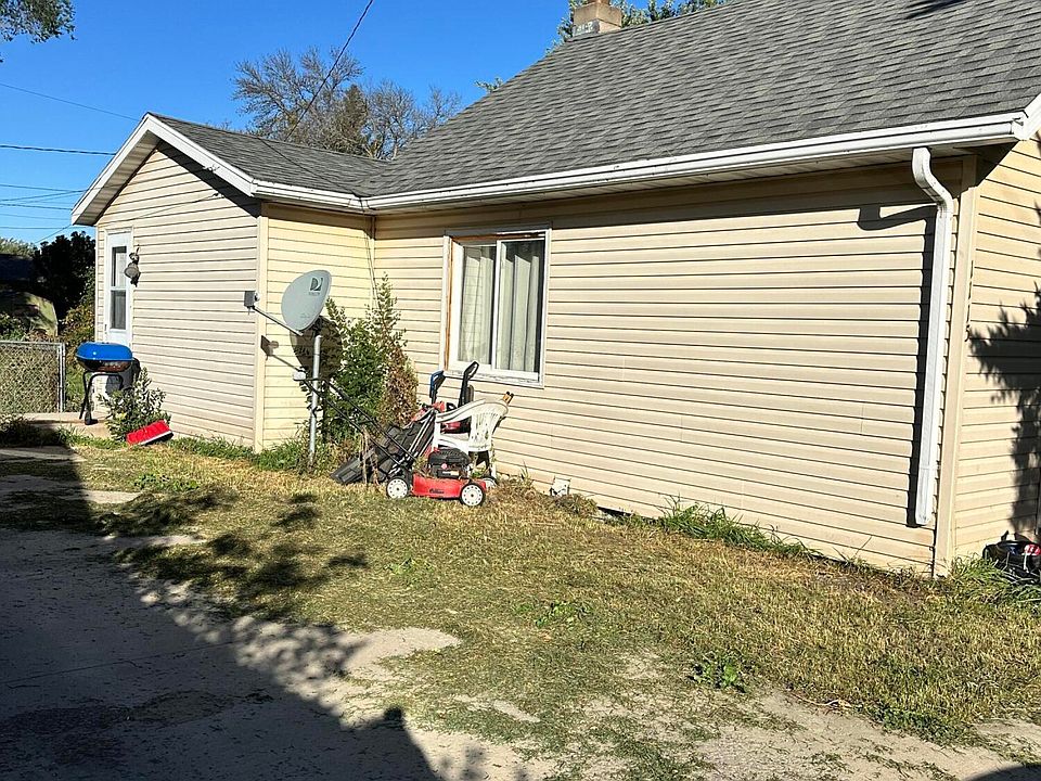 2nd image of 1115 1st Ave N
