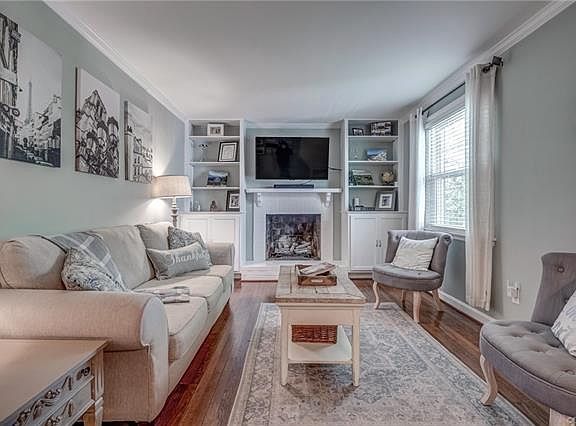 4th image of 4814 Park Ave