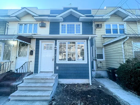 9222 77th St, Woodhaven, NY 11421