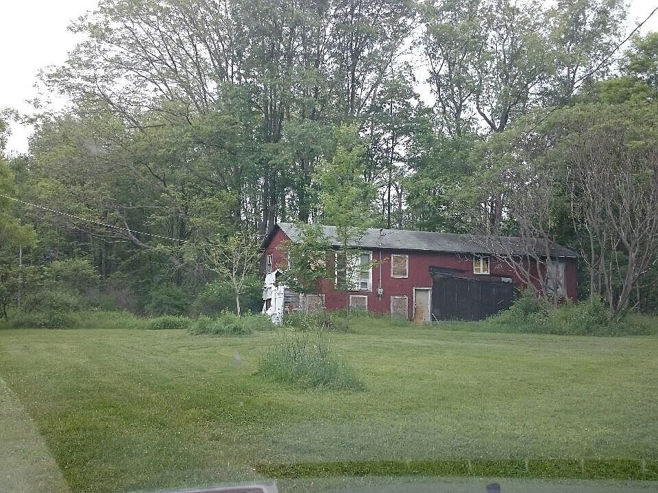 1st image of 39 Railroad Ave